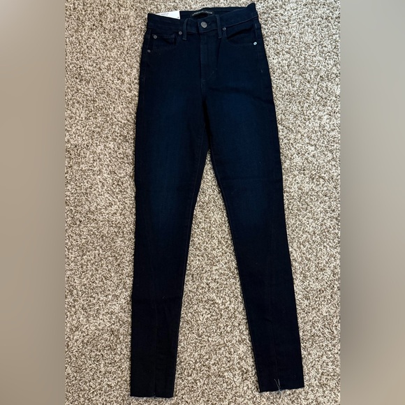 NEW Joe’s Skinny Dark Blue JeansSize 24Zipper & Frayed Hem